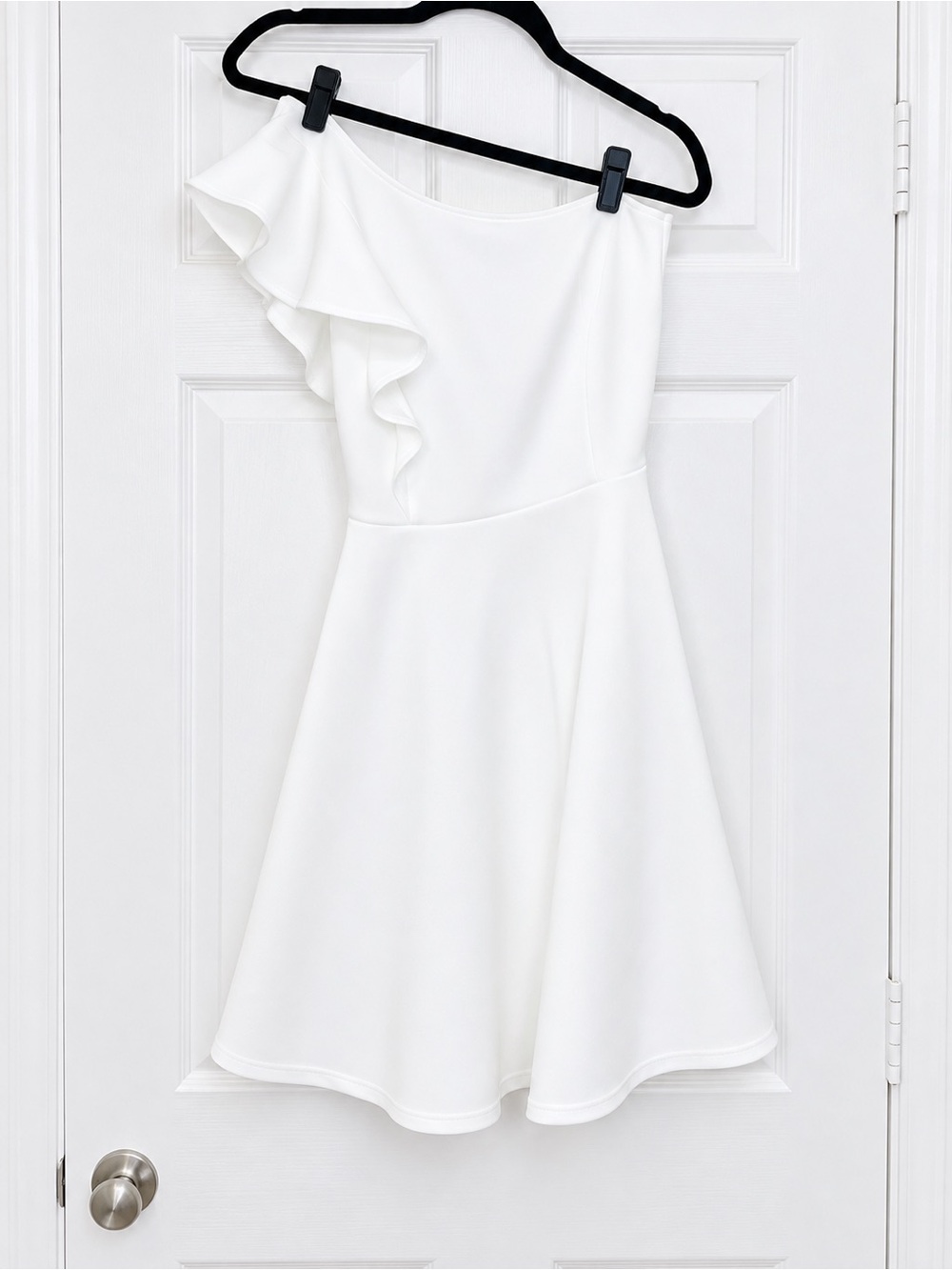PRETTY RUFFLE DRESS - Picture 9 of 11